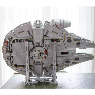 Galaxy Stand: Star Wars LEGO 75192 Millennium Falcon Display Stand - Posedisplay